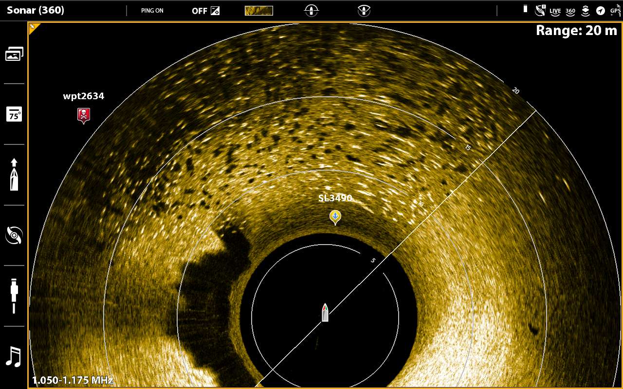 2D sonar en down imaging, rechts duidelijk de snoekbaars.